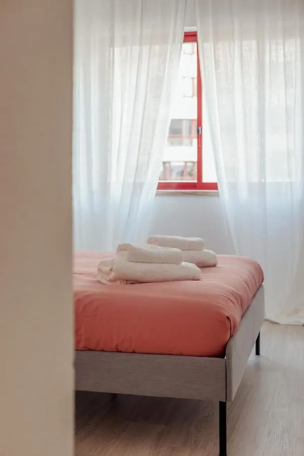 Lejlighed Elegant 3 Bedroom Apt - City Centre - Garage - Metro Lisboa