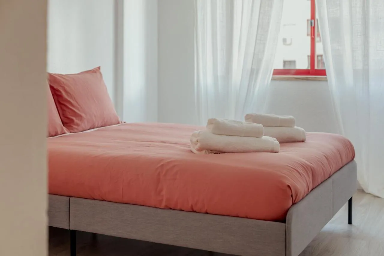 Lejlighed Elegant 3 Bedroom Apt - City Centre - Garage - Metro Lisboa