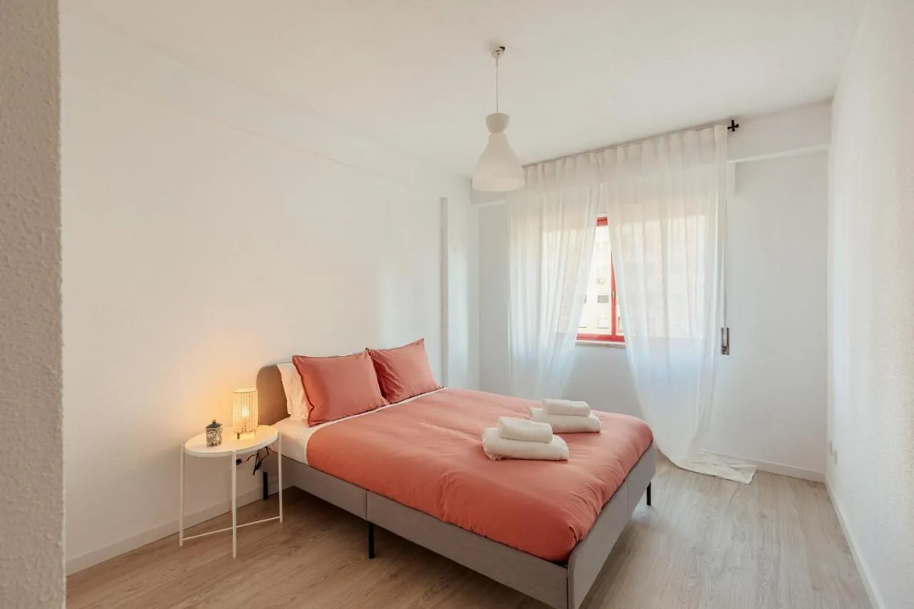 Elegant 3 Bedroom Apt - City Centre - Garage - Metro Lisboa 0*,