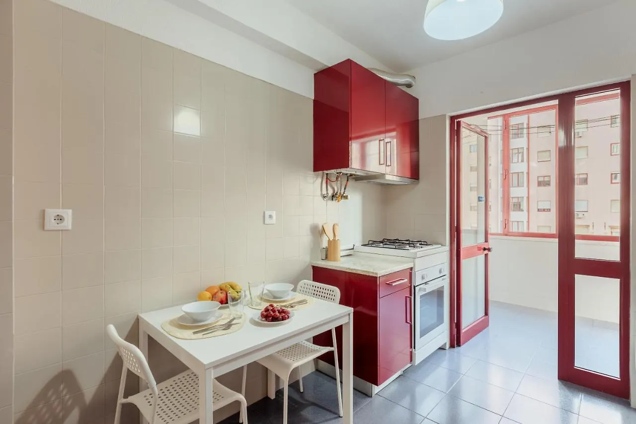 Elegant 3 Bedroom Apt - City Centre - Garage - Metro Lisboa 0*,  Portugal