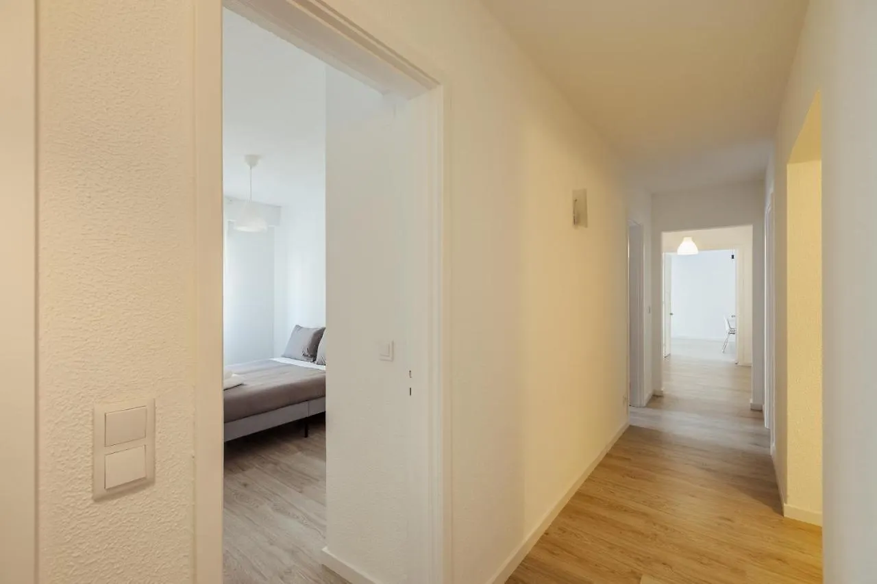 Lejlighed Elegant 3 Bedroom Apt - City Centre - Garage - Metro Lisboa