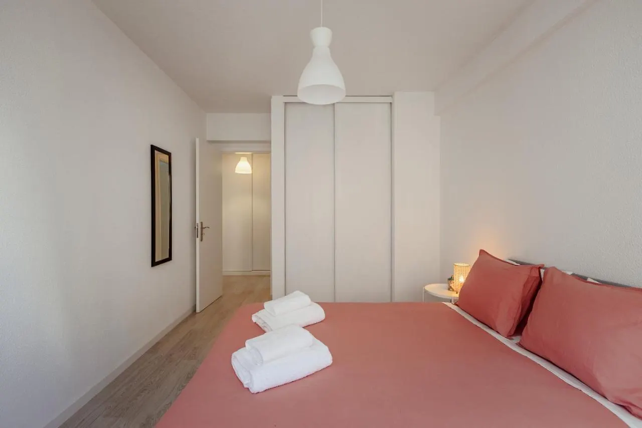 Elegant 3 Bedroom Apt - City Centre - Garage - Metro Lisboa