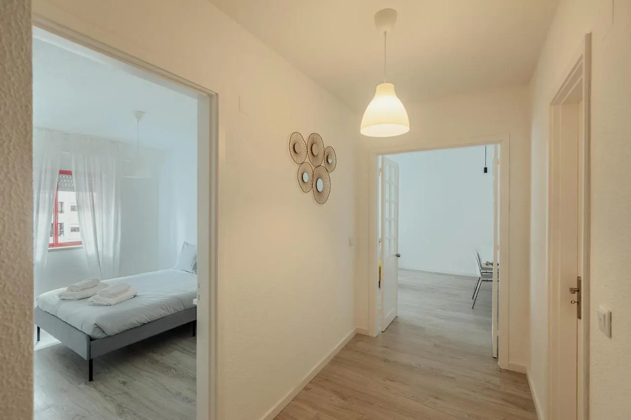 Elegant 3 Bedroom Apt - City Centre - Garage - Metro Lisboa 0*,