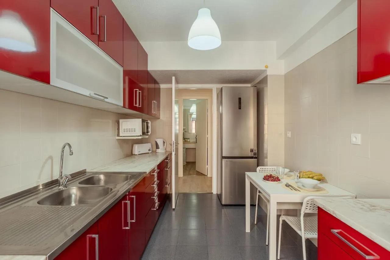 Elegant 3 Bedroom Apt - City Centre - Garage - Metro Lisboa Lejlighed